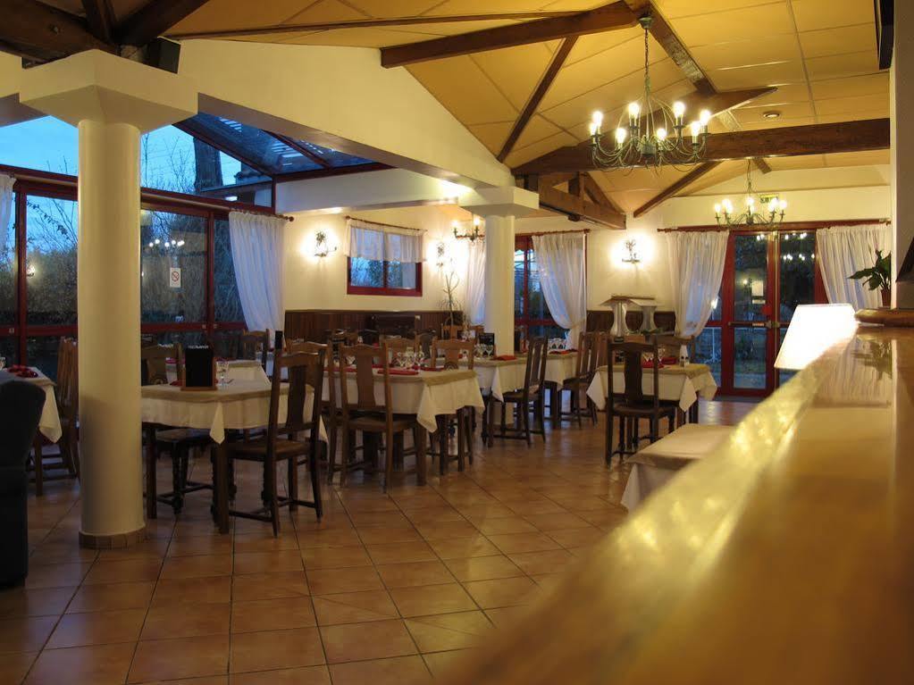 Hostellerie Du Parc Labarthe-Inard Kültér fotó